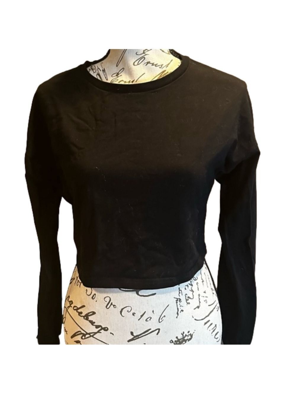 AMAZON ESSENTIALS 🖤 Women’s Cropped Long Sleeve Tee 👩 Size S ✨ - Picture 2 of 7